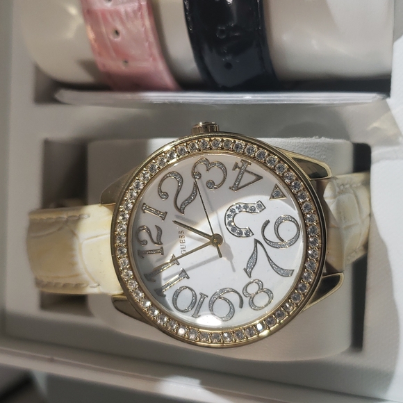 Guess watch set - Picture 2 of 3